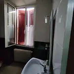 Le Bon Geours Otel